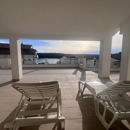 Apartments Palit Rab Dış mekan fotoğraf